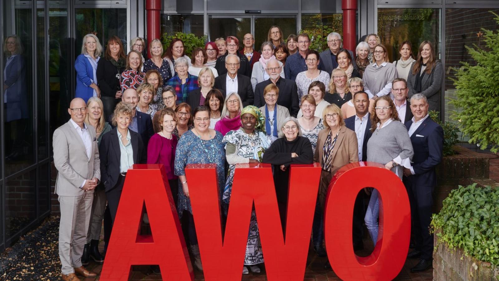 10365_9_2022-11_AWO_Mitarbeiterjubilaeum_3531a_-_AdobeRGB.jpg